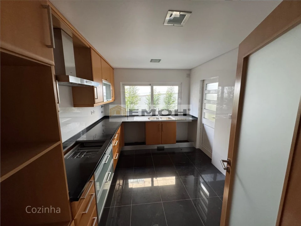 Apartamento T3 para Venda em Carcavelos e Parede Foto 2
