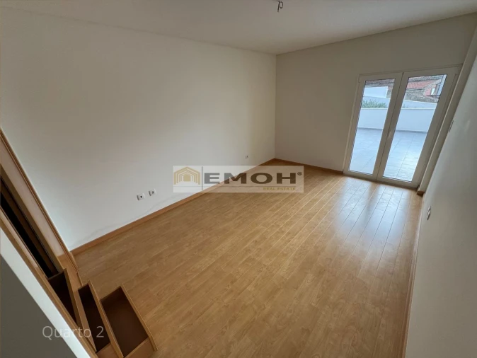 Apartamento T3 para Venda em Carcavelos e Parede Foto 16