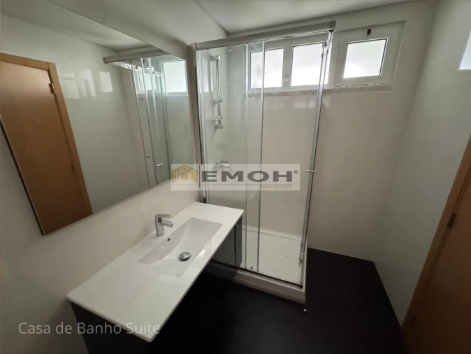 Apartamento T3 para Venda em Carcavelos e Parede Foto 7