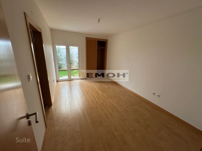 Apartamento T3 para Venda em Carcavelos e Parede Foto 17