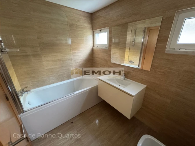 Apartamento T3 para Venda em Carcavelos e Parede Foto 5