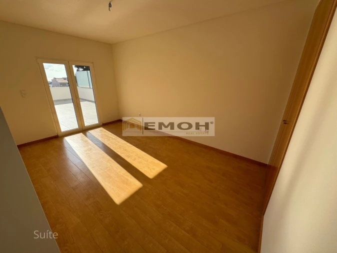 Apartamento T2 para Venda em Carcavelos e Parede Foto 11