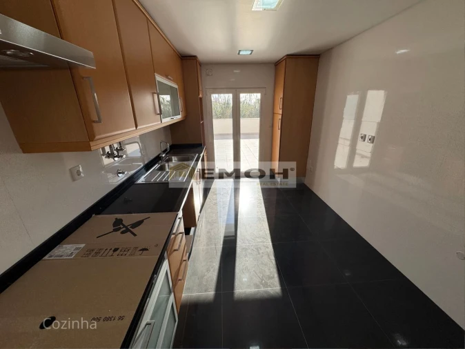 Apartamento T2 para Venda em Carcavelos e Parede Foto 4