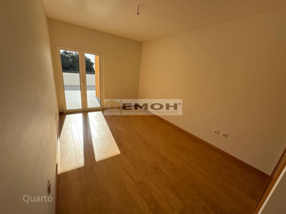 Apartamento T2 para Venda em Carcavelos e Parede Foto 8