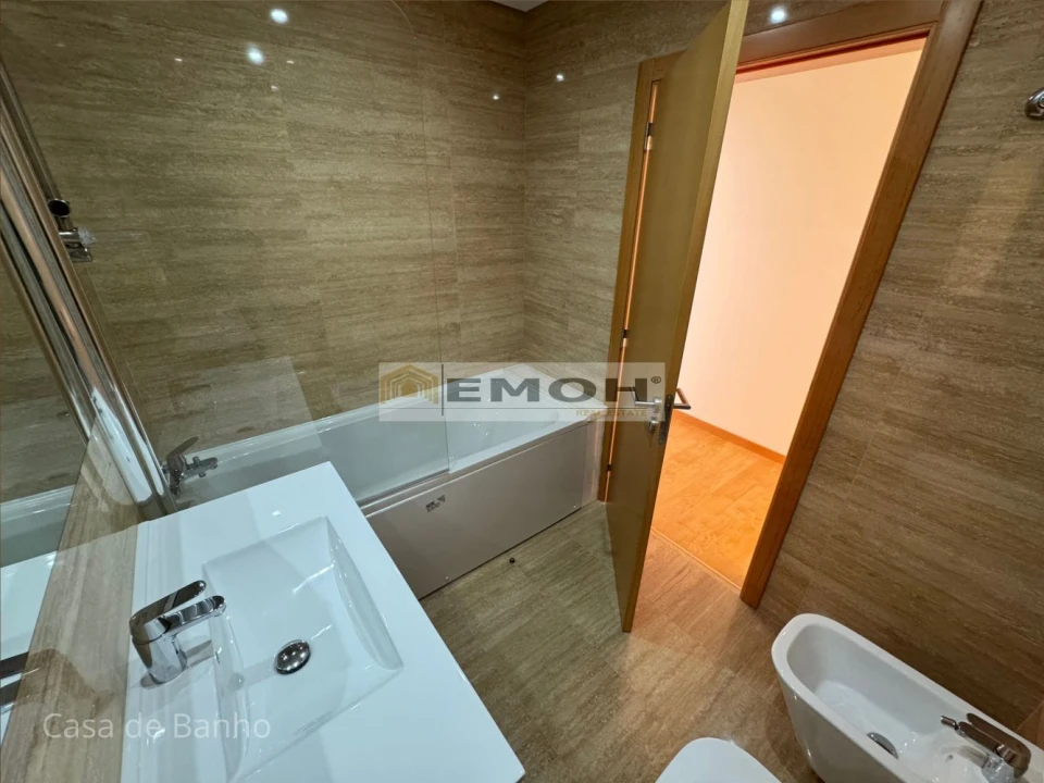 Apartamento T2 para Venda em Carcavelos e Parede Foto 14