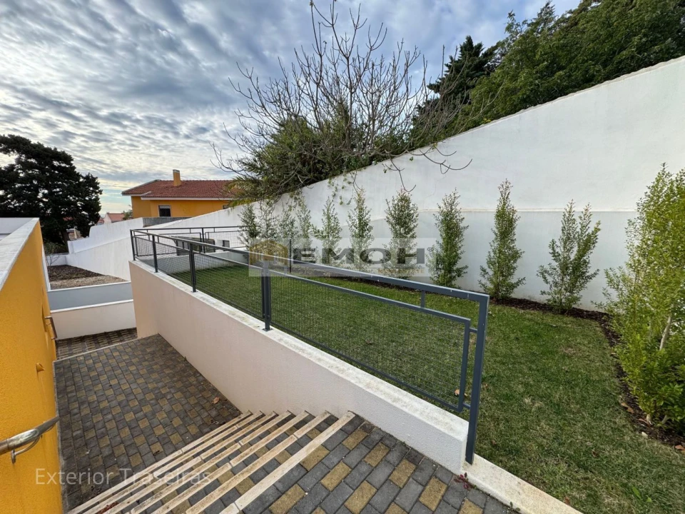 Apartamento T2 para Venda em Carcavelos e Parede Foto 16