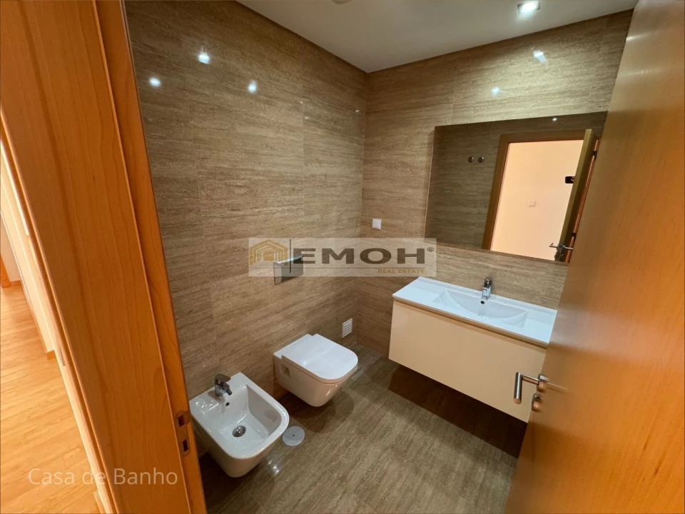 Apartamento T2 para Venda em Carcavelos e Parede Foto 13