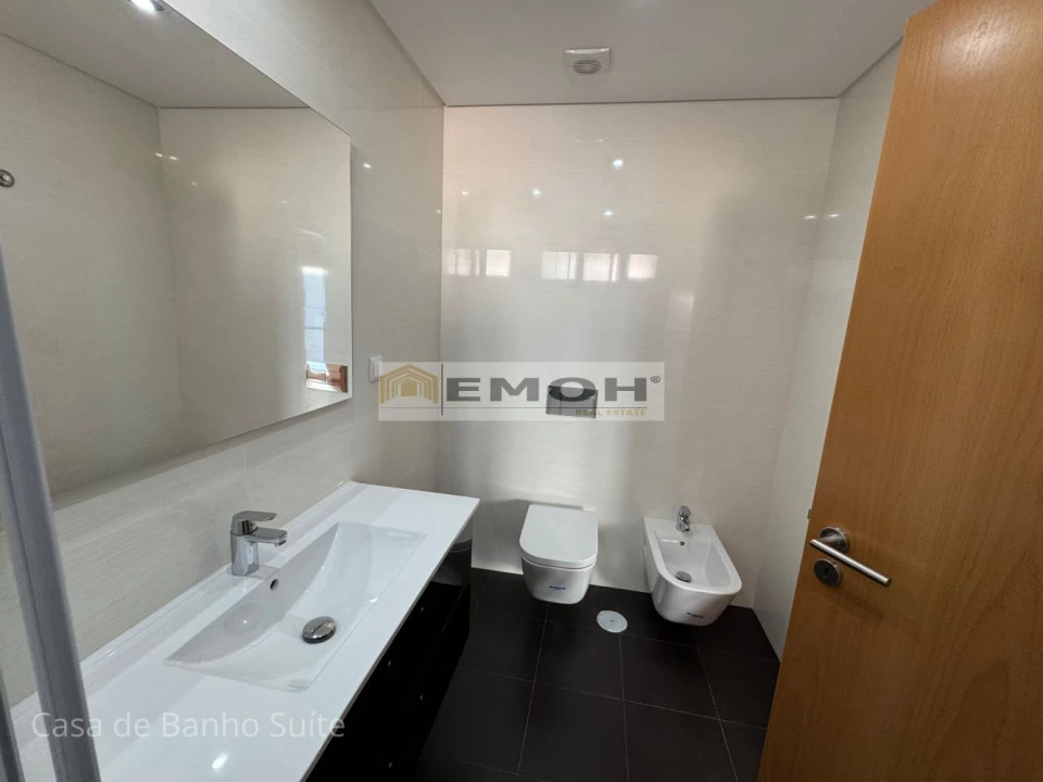 Apartamento T3 para Venda em Carcavelos e Parede Foto 12