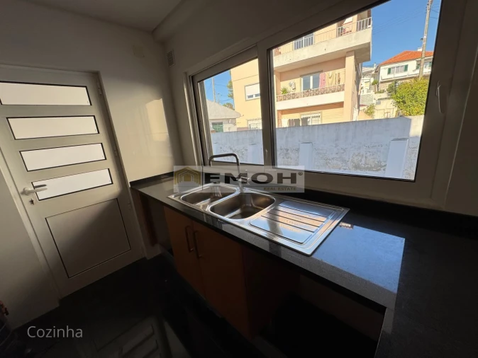 Apartamento T3 para Venda em Carcavelos e Parede Foto 3