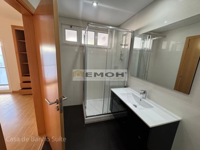 Apartamento T3 para Venda em Carcavelos e Parede Foto 8