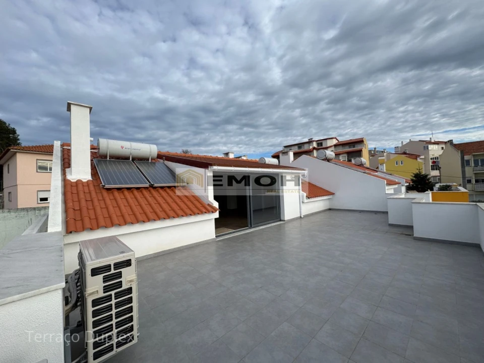 Apartamento T3 para Venda em Carcavelos e Parede Foto 31