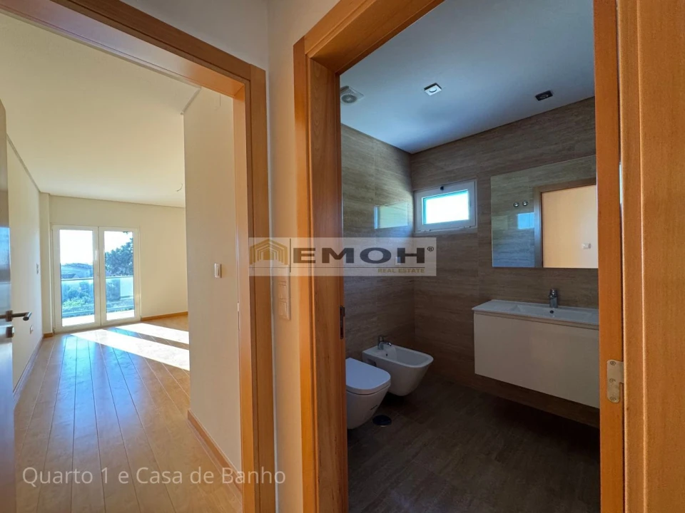 Apartamento T3 para Venda em Carcavelos e Parede Foto 22