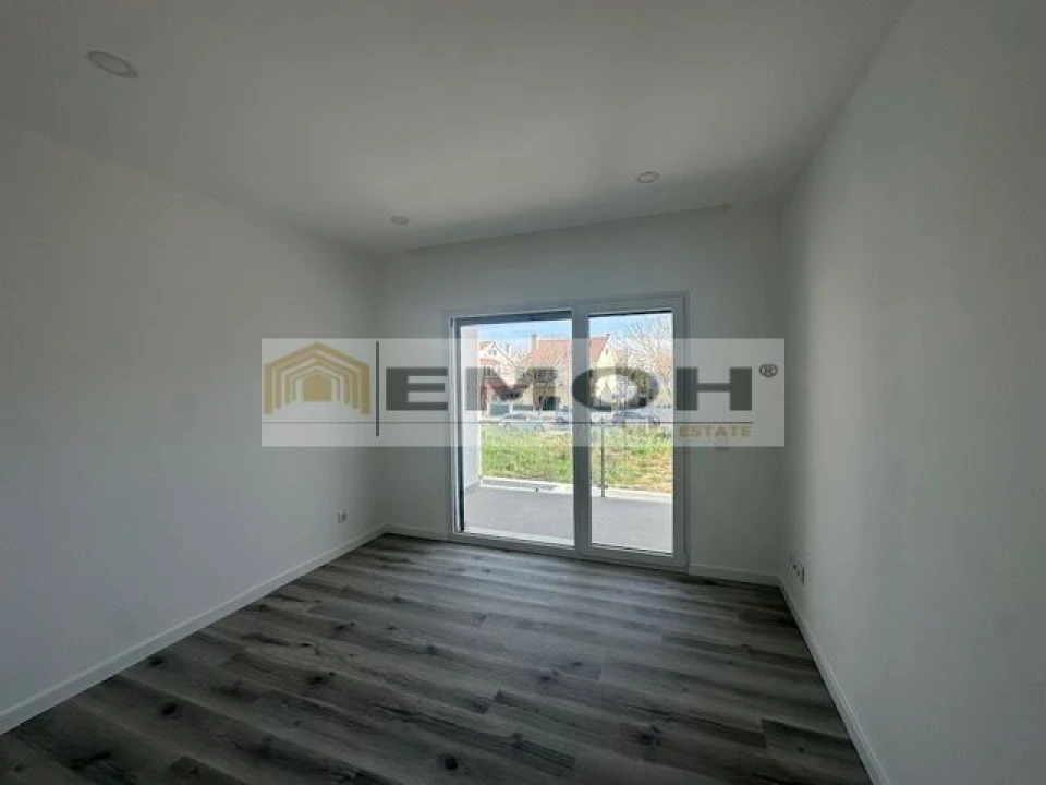 Moradia T3 para Venda em São Domingos de Rana Foto 17