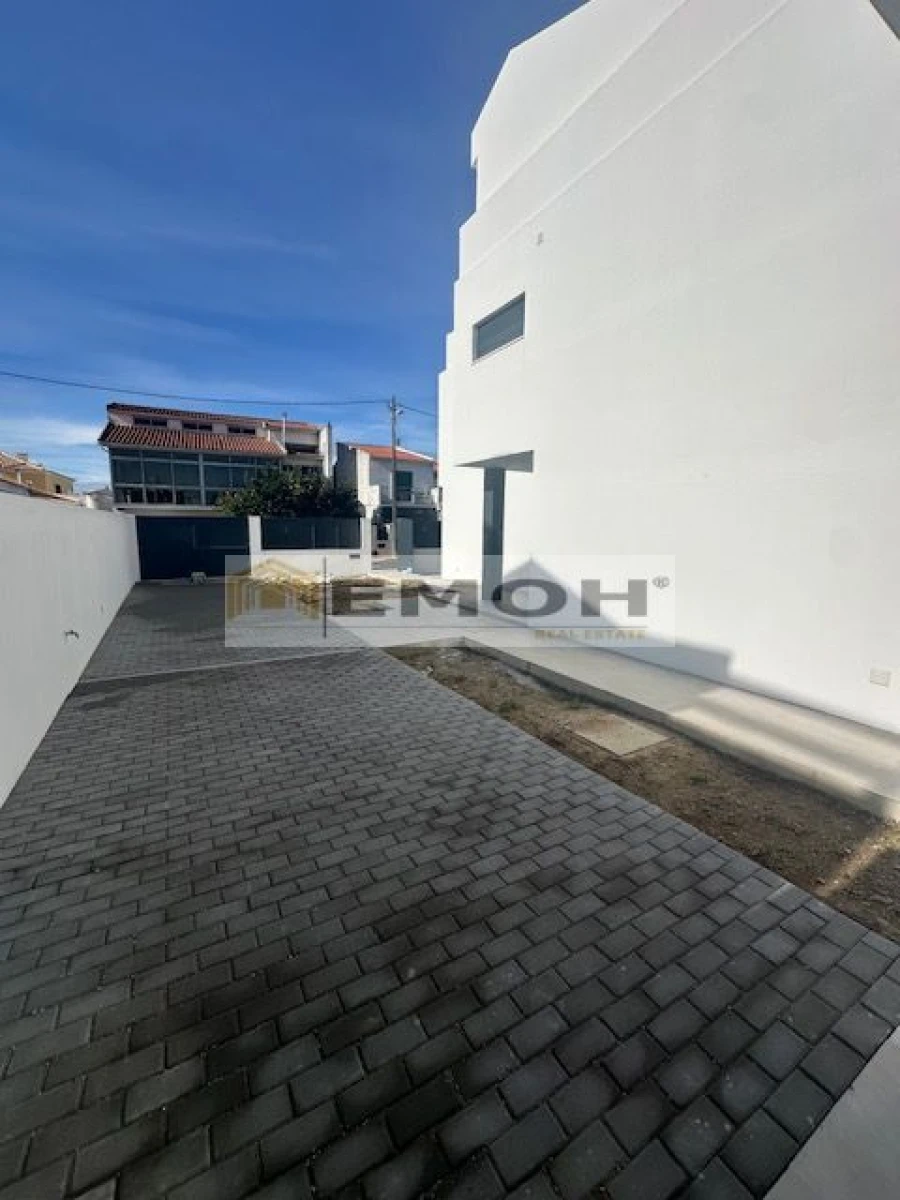 Moradia T3 para Venda em São Domingos de Rana Foto 45