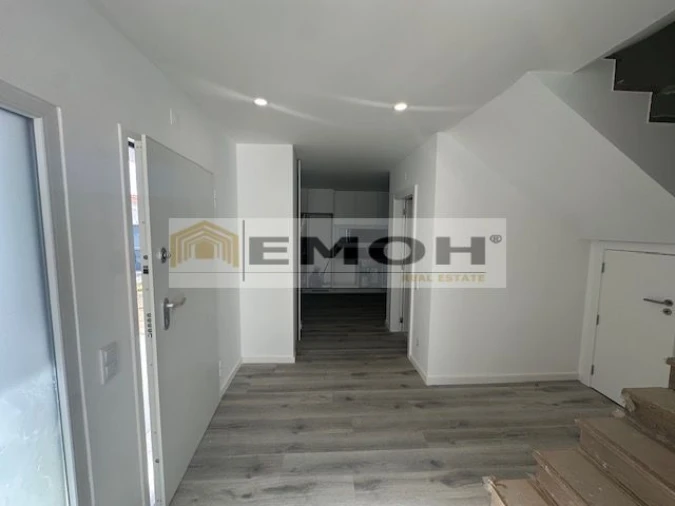 Moradia T3 para Venda em São Domingos de Rana Foto 50