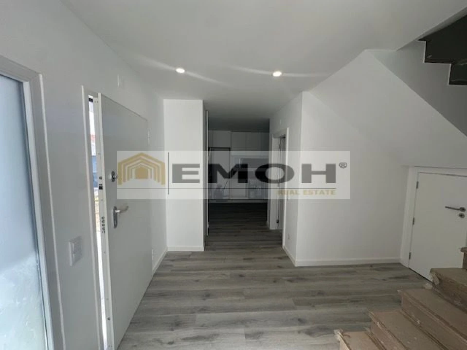 Moradia T3 para Venda em São Domingos de Rana Foto 50