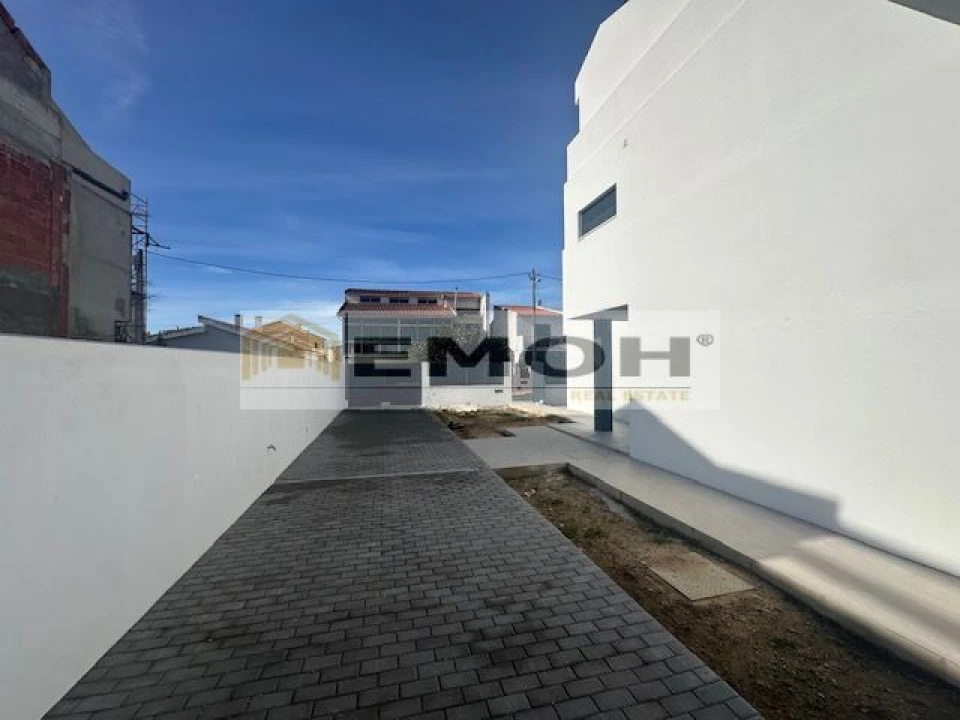 Moradia T3 para Venda em São Domingos de Rana Foto 46