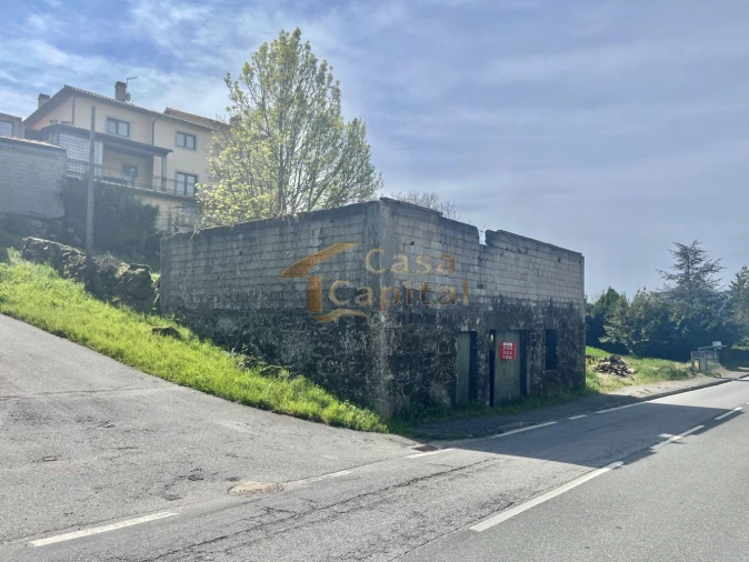 Moradia T3 para Venda em Mouçós e Lamares