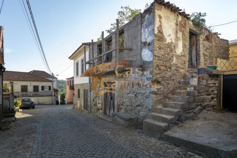 Moradia T2 para Venda em Poiares e Canelas Foto 1