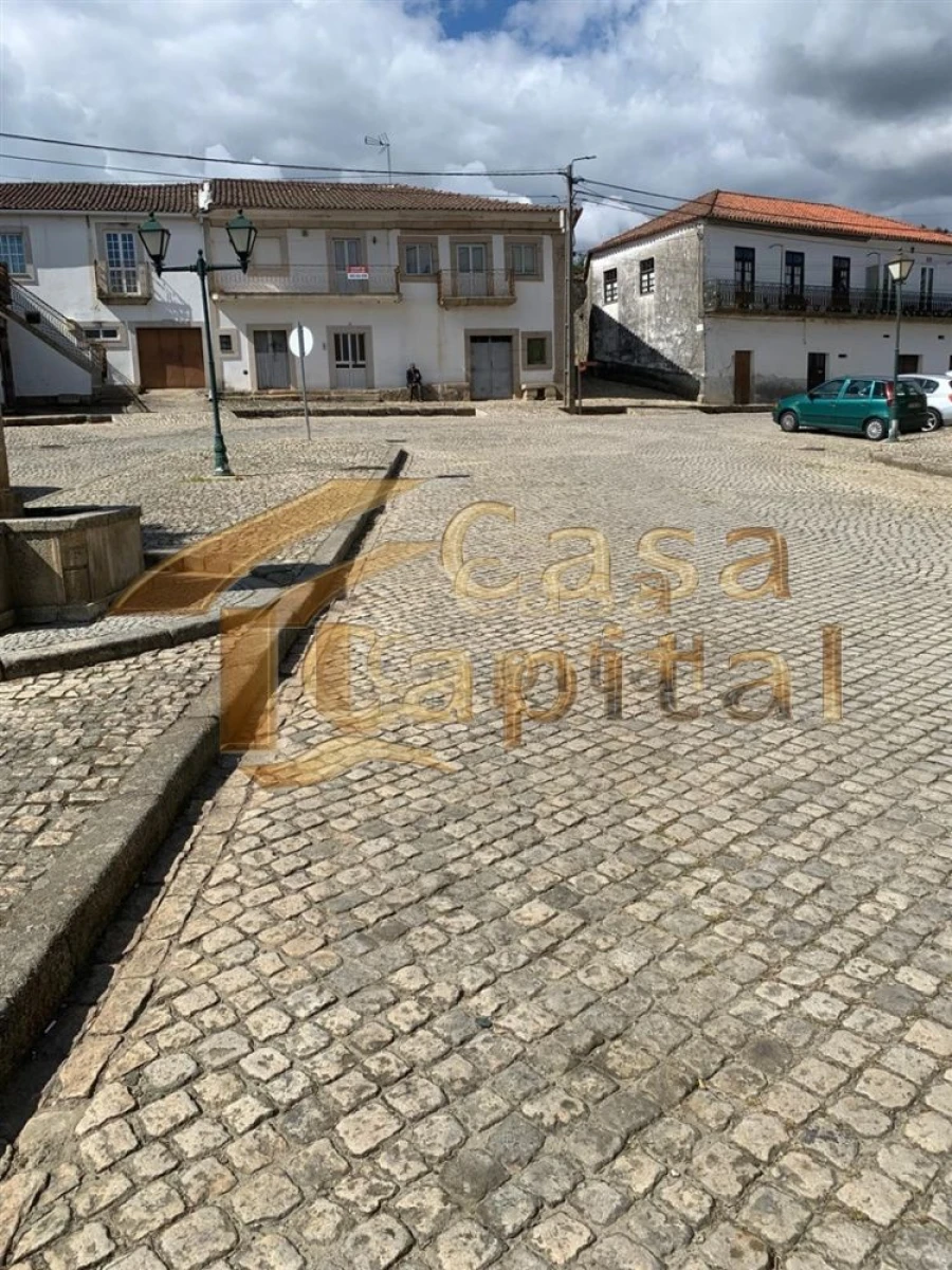 Moradia T4 para Venda em Vilar de Maçada