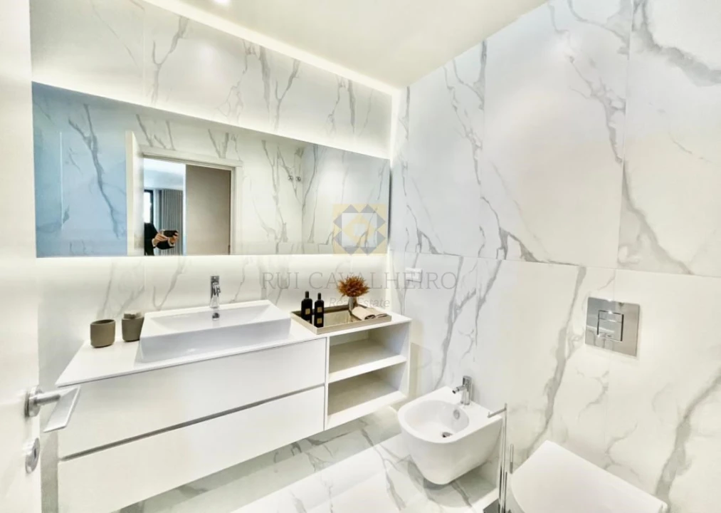 Apartamento T4 para Venda em Santa Marinha e São Pedro da Afurada Foto 15