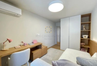 Apartamento T4 para Venda em Santa Marinha e São Pedro da Afurada