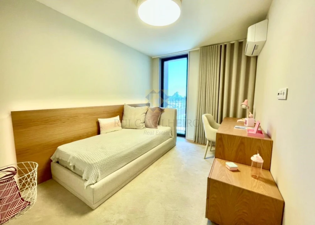 Apartamento T4 para Venda em Santa Marinha e São Pedro da Afurada Foto 18
