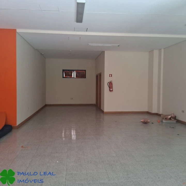 Loja para Venda em Coronado (São Romão e São Mamede) Foto 1