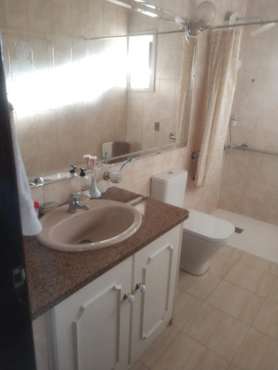 Moradia T4 para Venda em Pedrouços Foto 8