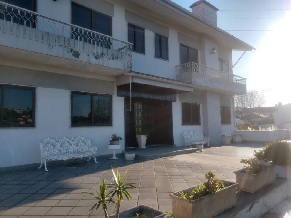 Moradia T4 para Venda em Pedrouços Foto 1