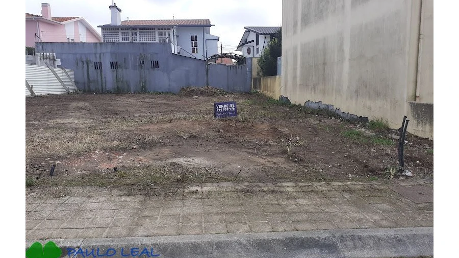 Terreno para Venda em Alvarelhos e Guidões