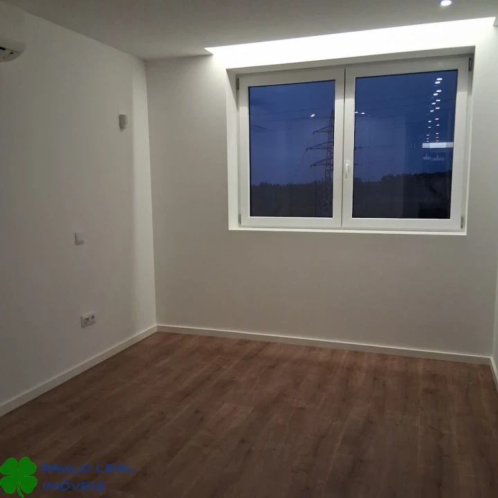 Moradia T3 para Venda em Vilar e Mosteiró Foto 16