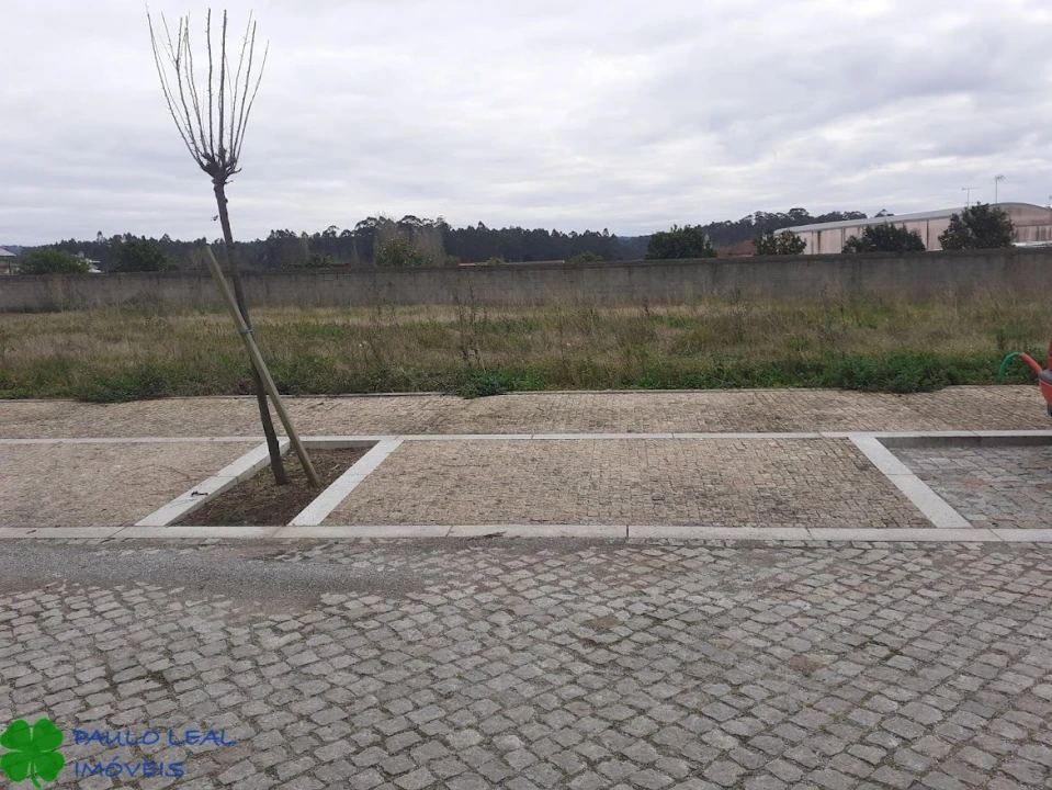 Terreno para Venda em Gião Foto 1