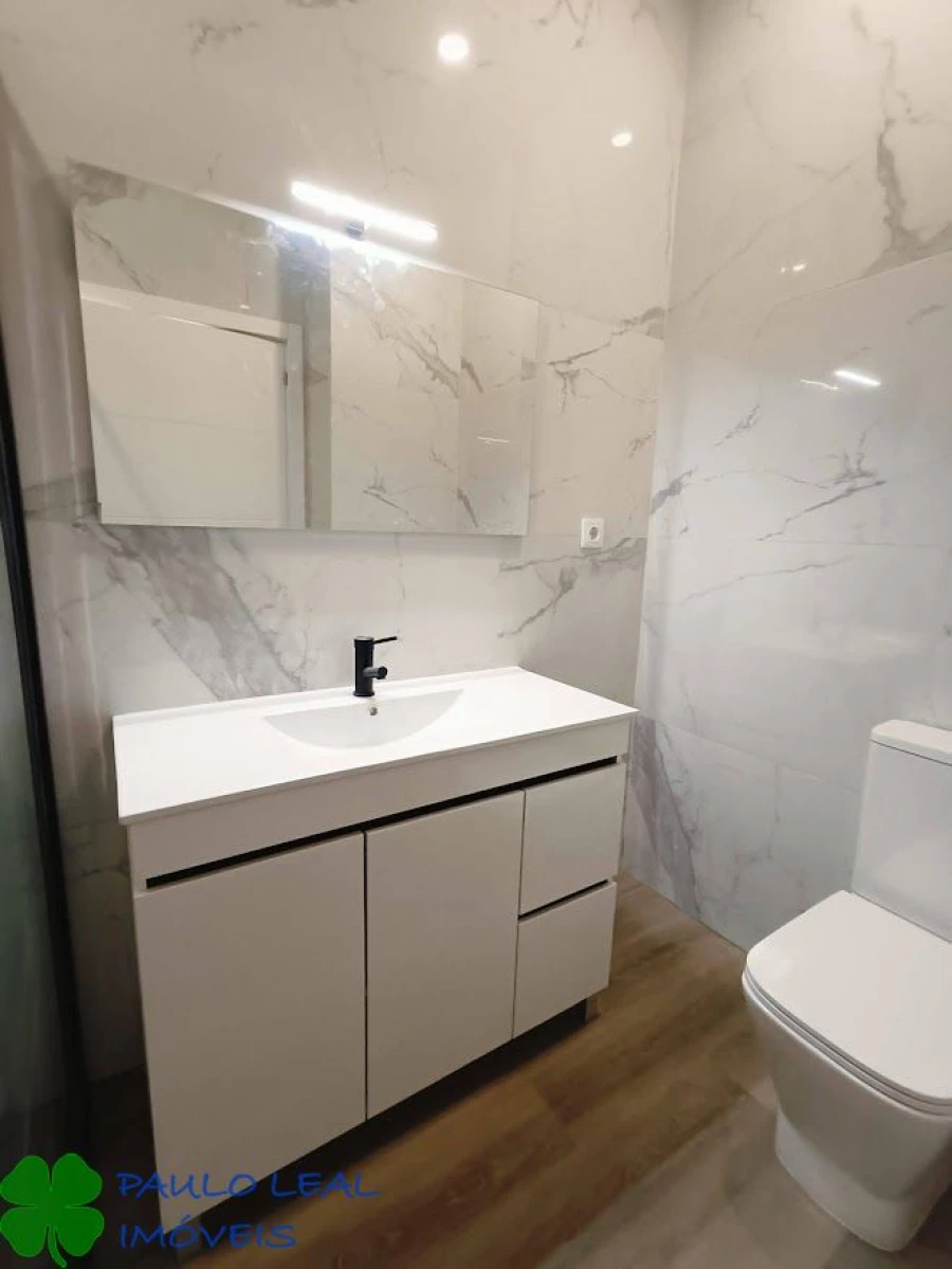 Apartamento T3 para Venda em Aveleda Foto 11