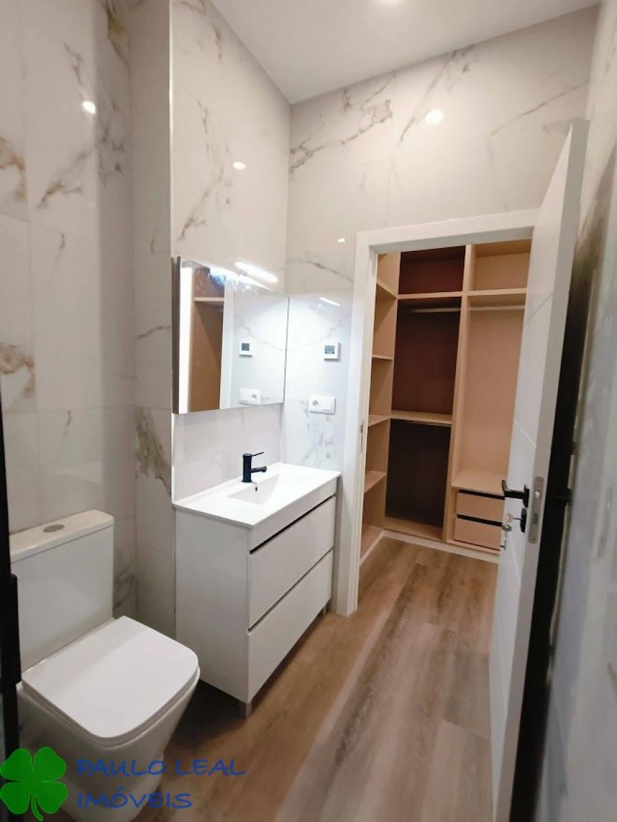 Apartamento T3 para Venda em Aveleda Foto 6