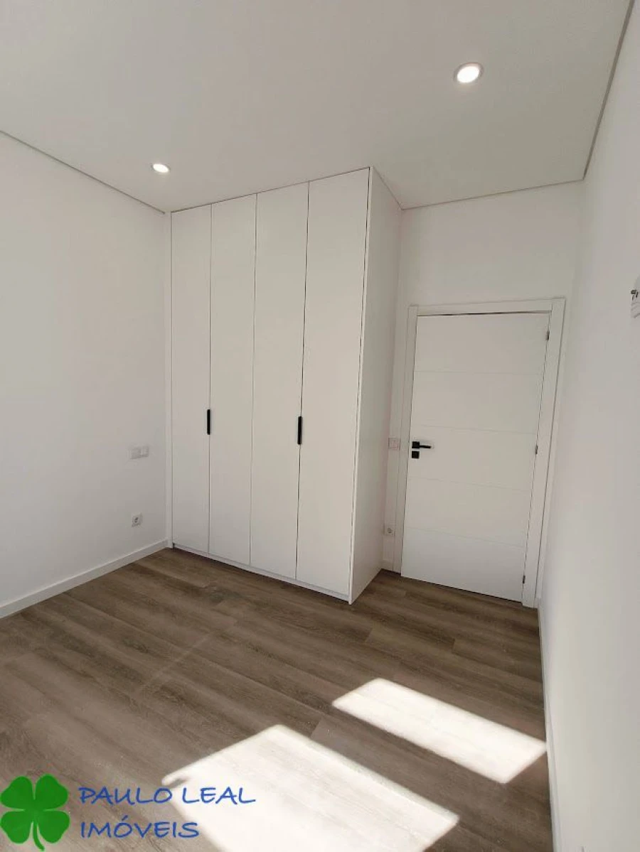 Apartamento T3 para Venda em Aveleda Foto 9