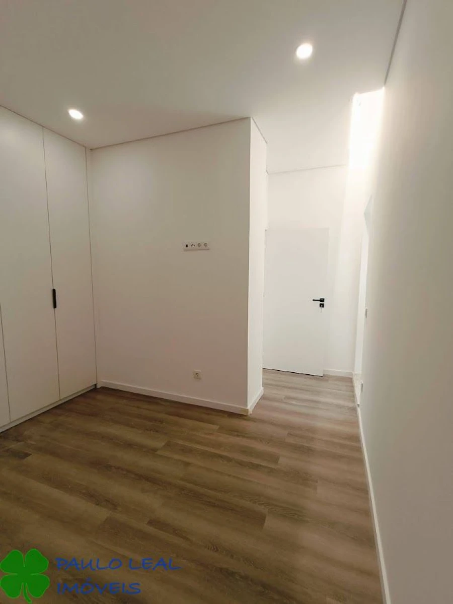 Apartamento T3 para Venda em Aveleda Foto 10