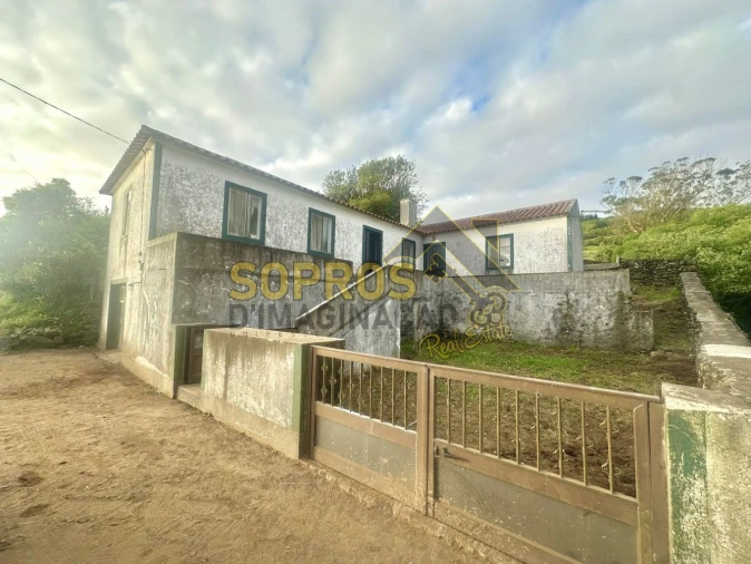 Moradia T3 para Venda em Doze Ribeiras