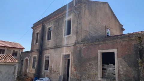 Moradia T5 para Venda em Nossa Senhora do Pópulo, Coto e São Gregório