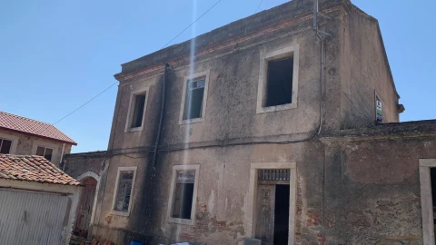 Moradia T5 para Venda em Nossa Senhora do Pópulo, Coto e São Gregório