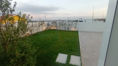 Moradia T3 para Venda em Lourinhã e Atalaia