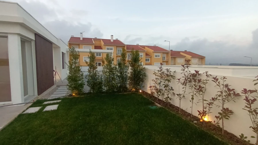 Moradia T3 para Venda em Lourinhã e Atalaia Foto 36