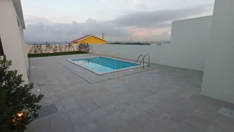 Moradia T3 para Venda em Lourinhã e Atalaia Foto 8