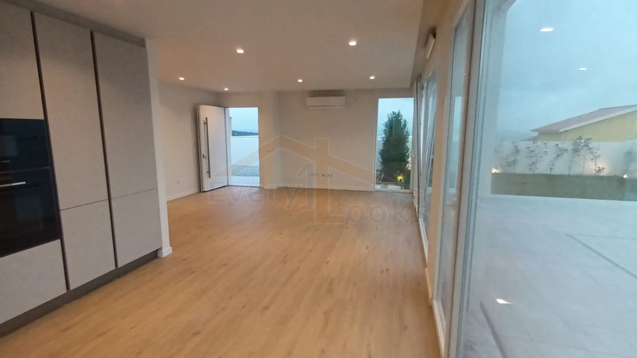 Moradia T3 para Venda em Lourinhã e Atalaia Foto 16