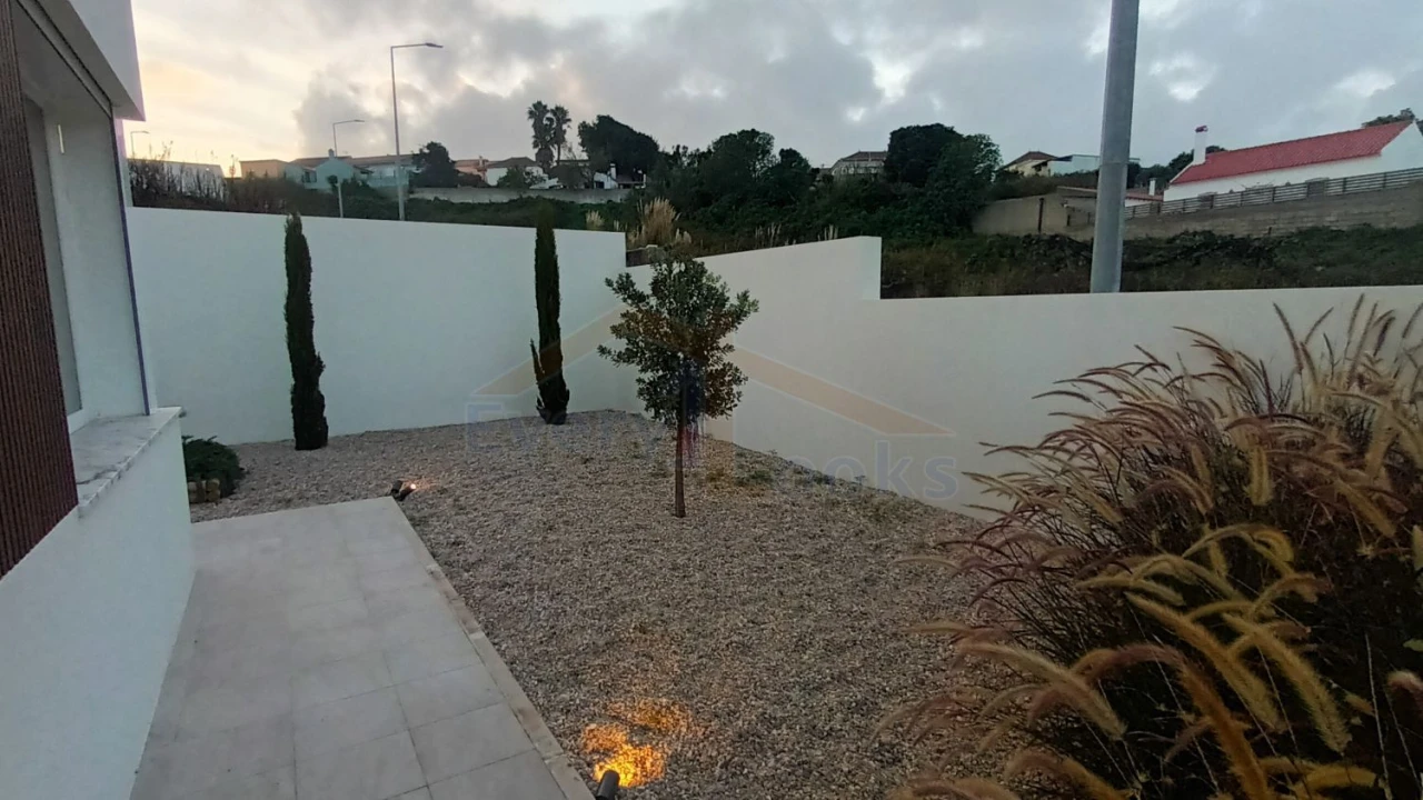 Moradia T3 para Venda em Lourinhã e Atalaia Foto 6