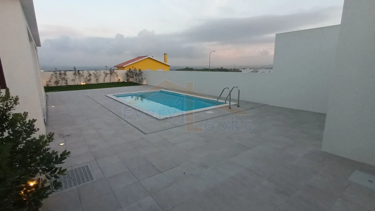 Moradia T3 para Venda em Lourinhã e Atalaia Foto 8