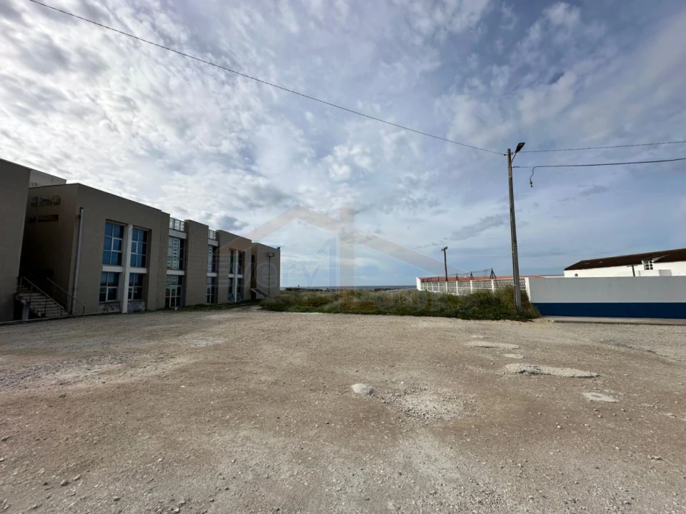 Terreno para Venda em Peniche Foto 3