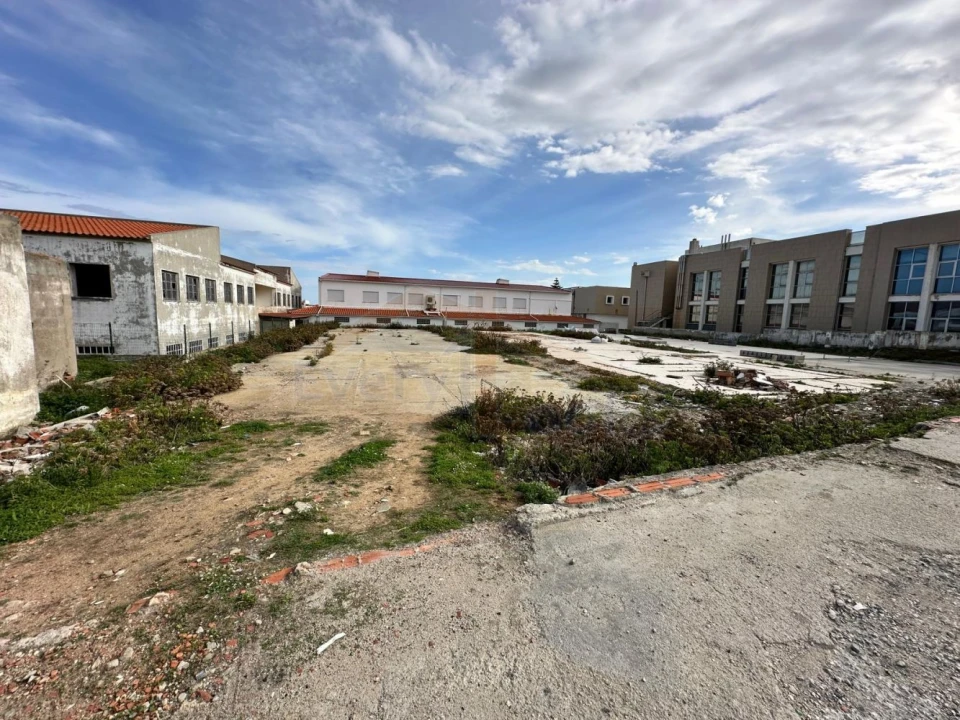 Terreno para Venda em Peniche Foto 2