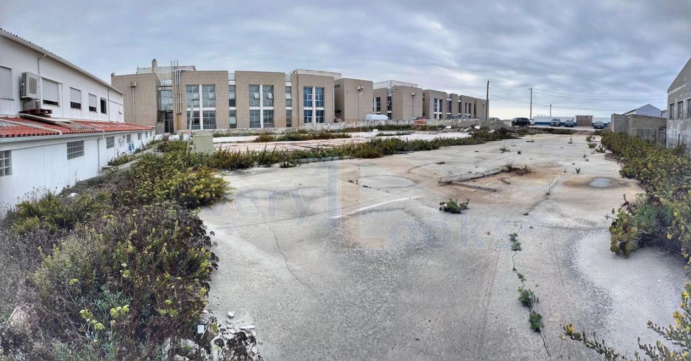 Terreno para Venda em Peniche Foto 1