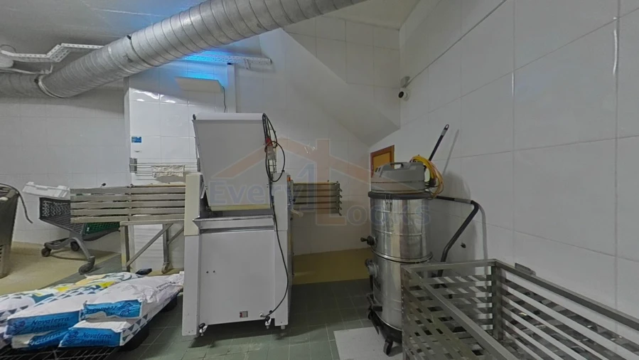 Loja para Venda em Serra D'El-Rei Foto 29